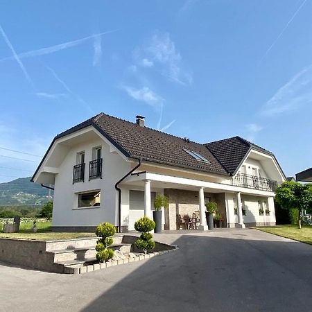 Hisa Helena Villa Kranj Buitenkant foto