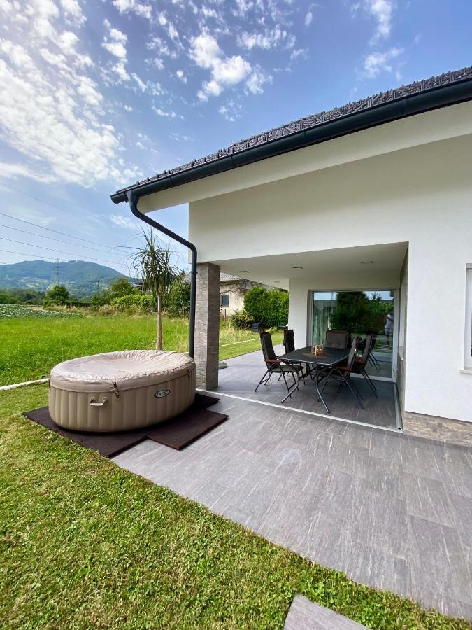 Hisa Helena Villa Kranj Buitenkant foto